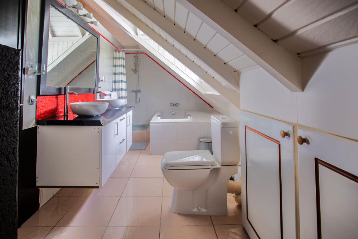 20.Location villa piscine vue mer St François Guadeloupe_ Chambre Mezzanine
